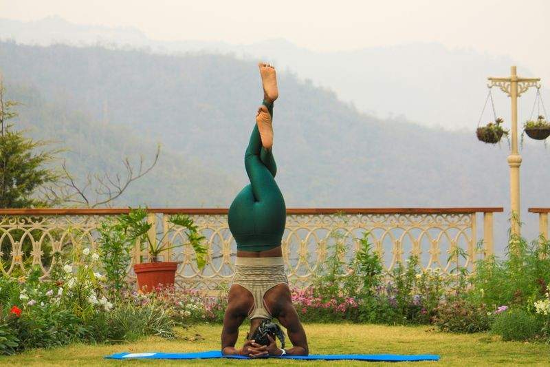 Forbind med Naturen gennem Yoga